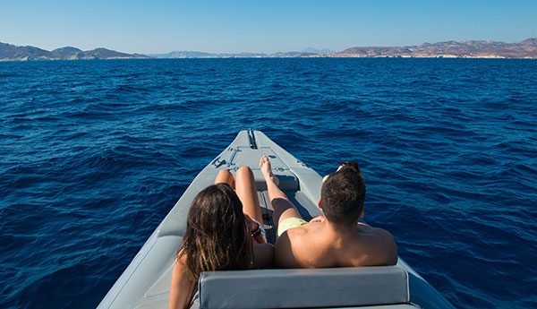 Cruise with speed boat around Cyclades islands